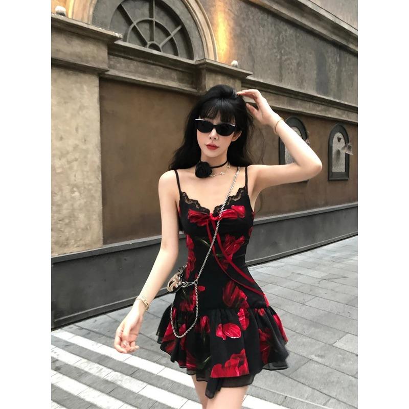 Summer 2024 French Elegant Y2k Mini Dress Beach Style Casual Slim Fit Suspender Mini Dress Korean Vintage Lace Rose Floral Dress