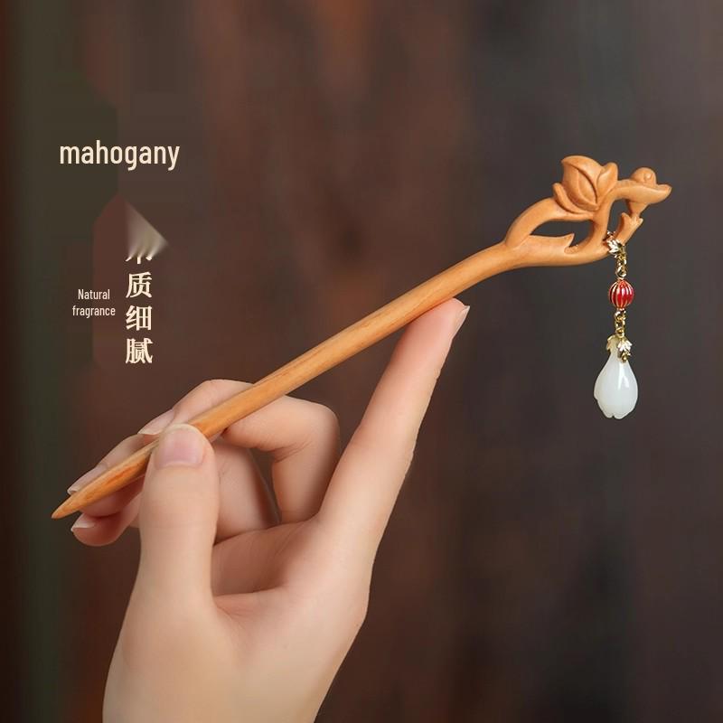 Elegant Ebony Flower Hairpin for Women – Ancient Style, High-End Feel, Simple Chinese Design, Perfect for Daily Use.
