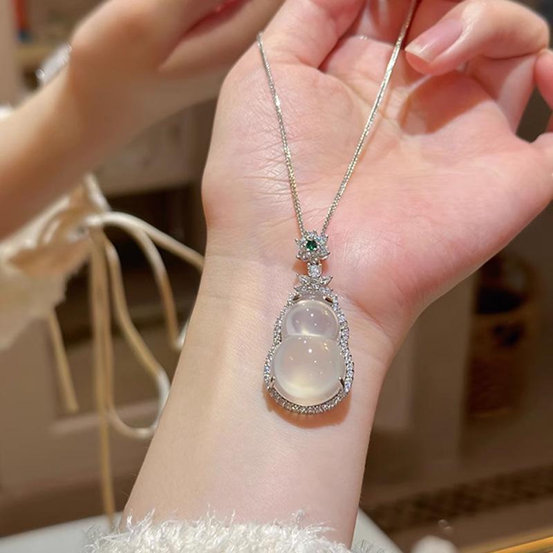 Женское летнее тыквенное роскошное колье на ключицу Agate gourd