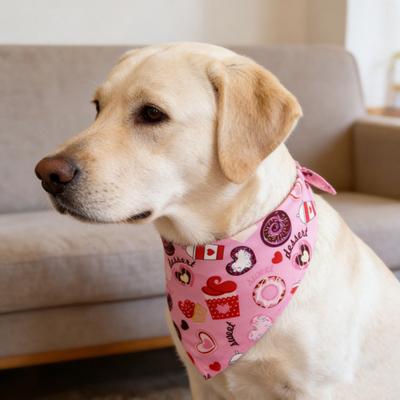 Bandana per Cani di San Valentino Bavaglino Triangolare per Cani con Stampe di Cuori d'Amore Sciarpa Carina per Animali Domestici per Cani Piccoli Medi Grandi Gatti Festa Matrimonio Servizio Fotografico