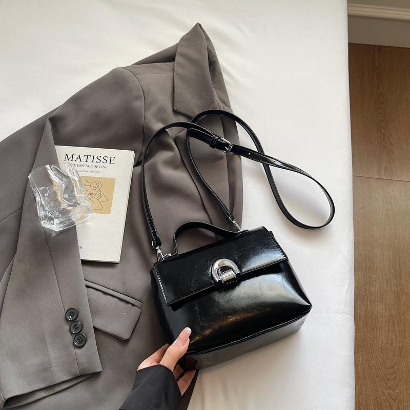 2025 Summer Fashion New Versatile Handbag Casual Versatile Messenger Commuter Bag Women's Texture Work Small Square Bag