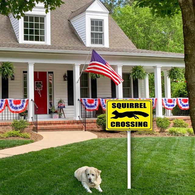 Boylee Squirrel Crossing Yard Sign with Stake 12x8inch Rustproof Aluminum Sign Outdoor Aluminum Sign for Lawn Yard Garden Decor, Easy To Install,