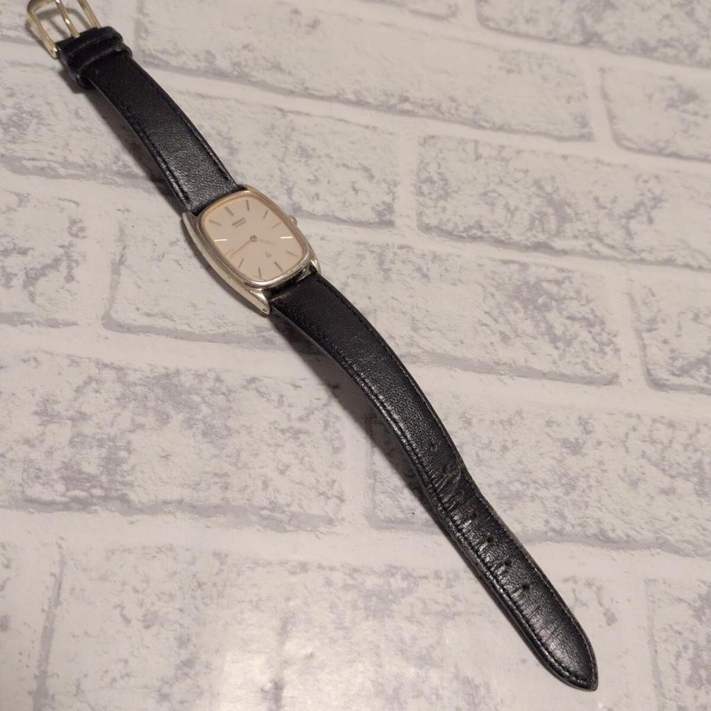 Used Operational SEIKO Quartz Chariot Ladies Watch Gold Case Square Vintage