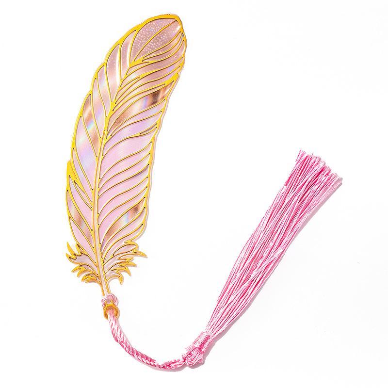 Vintage Feather Gold Stamped Metal Bookmark with Metal Chain Pendant Exquisite Bookmark Book Page Divider Office Stationery
