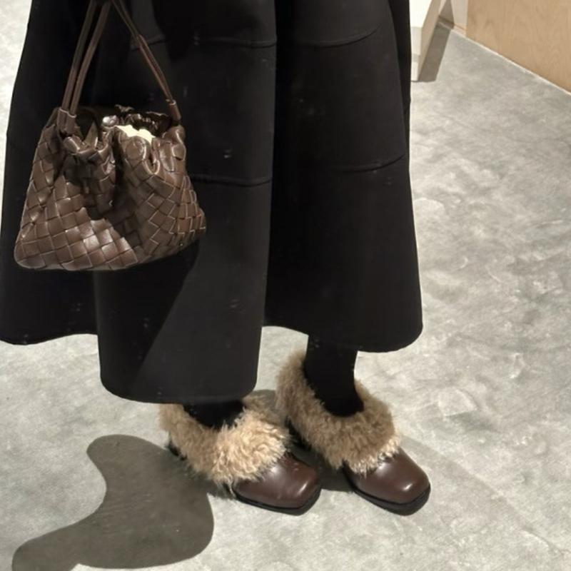 Fashion AIYUQI Women's Winter Loafers 2025 New Square Head Warm Female Winter Shoes  Fur Large-Size Casual Leather Women Shoes