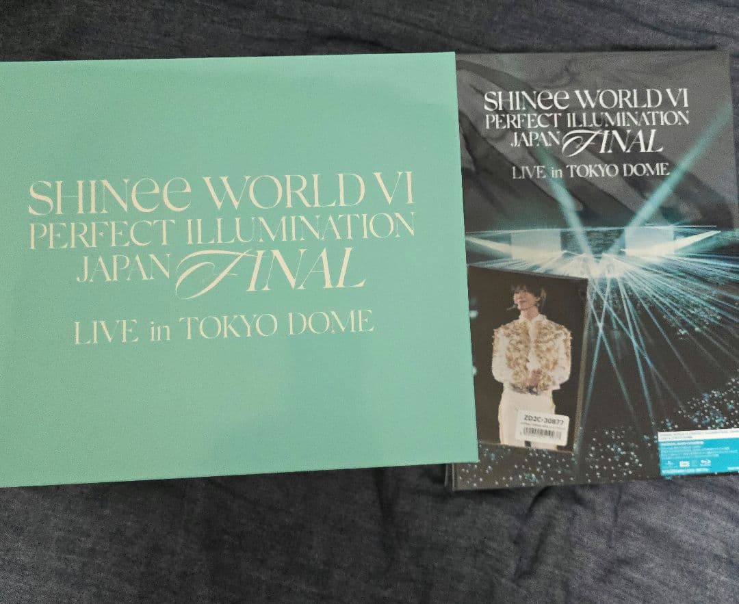 

[USED] SHINee WORLD VI Blu-ray UNIVERSAL Limited Edition