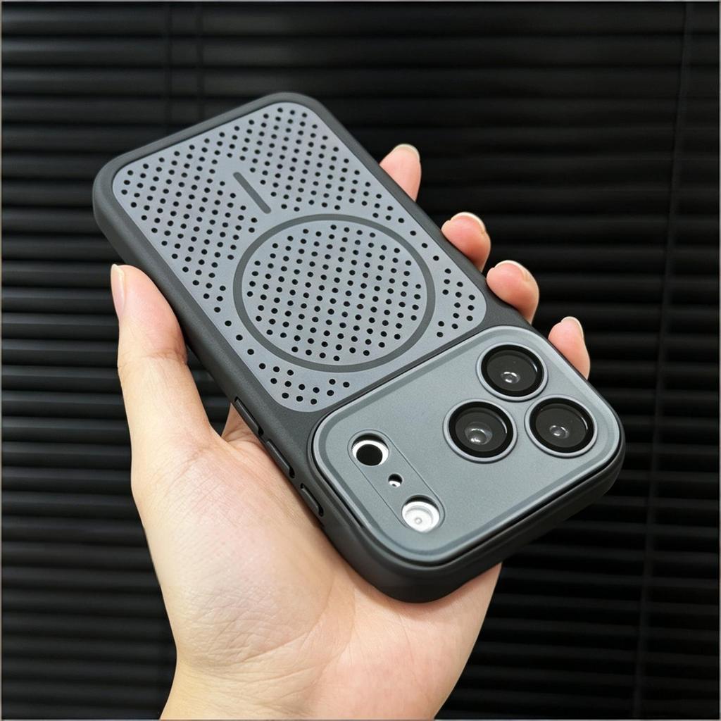 Heat Dissipation Magnetic Attraction Is Suitable for IPhone18PROMAX Skin-sensitive Two-color Mobile Phone Case Apple 17 Anti-drop Protective Case.