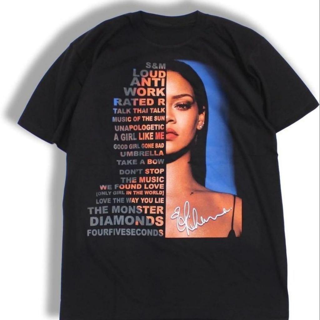 Rihanna Herren Damen Rapper Print T-Shirt Kurzarm Künstler Beidseitiger Druck Rundhals Locker Geschnitten Mode Unisex Streetwear
