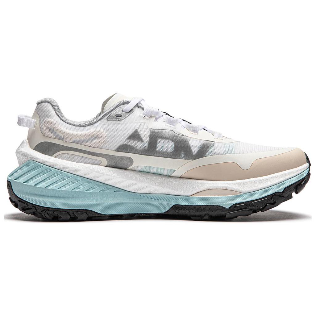 Li Ning Lu Ban Technology Low Top Running Shoes Women Sneaker Off-White ARNU004-1