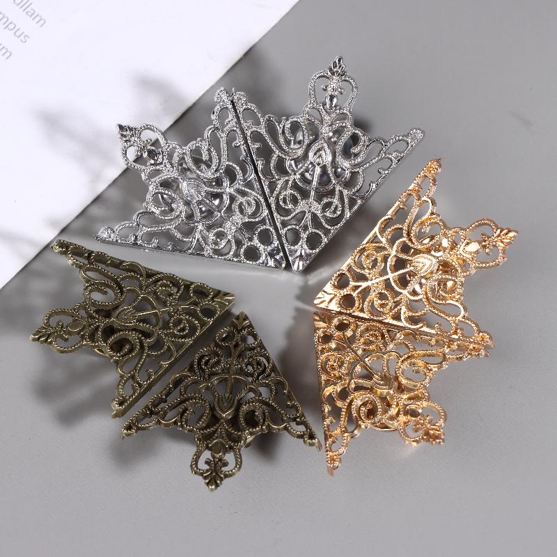 5Pair Vintage Hollow Patterned Triangle Brooch Metal Hollowed Out Crown Collar Brooch Exquisite Shirt Collar Pin Accessories