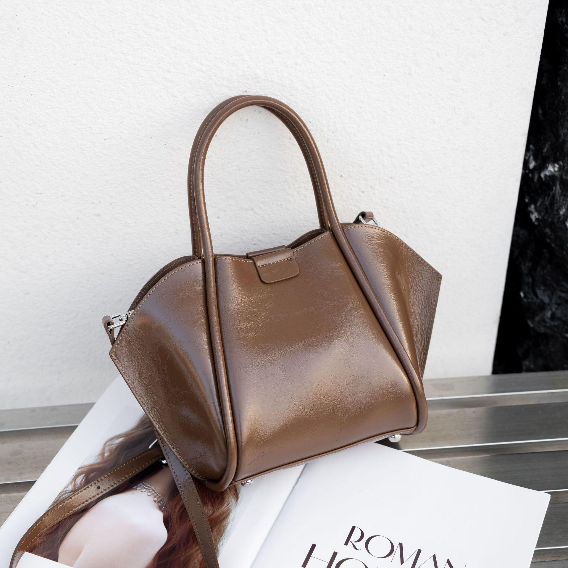 

Cowhide Shoulder Messenger Women s Bag, Women s Fashion Generous Shell Bag, Zipper Small Bag, Portable Bright Leather хаки