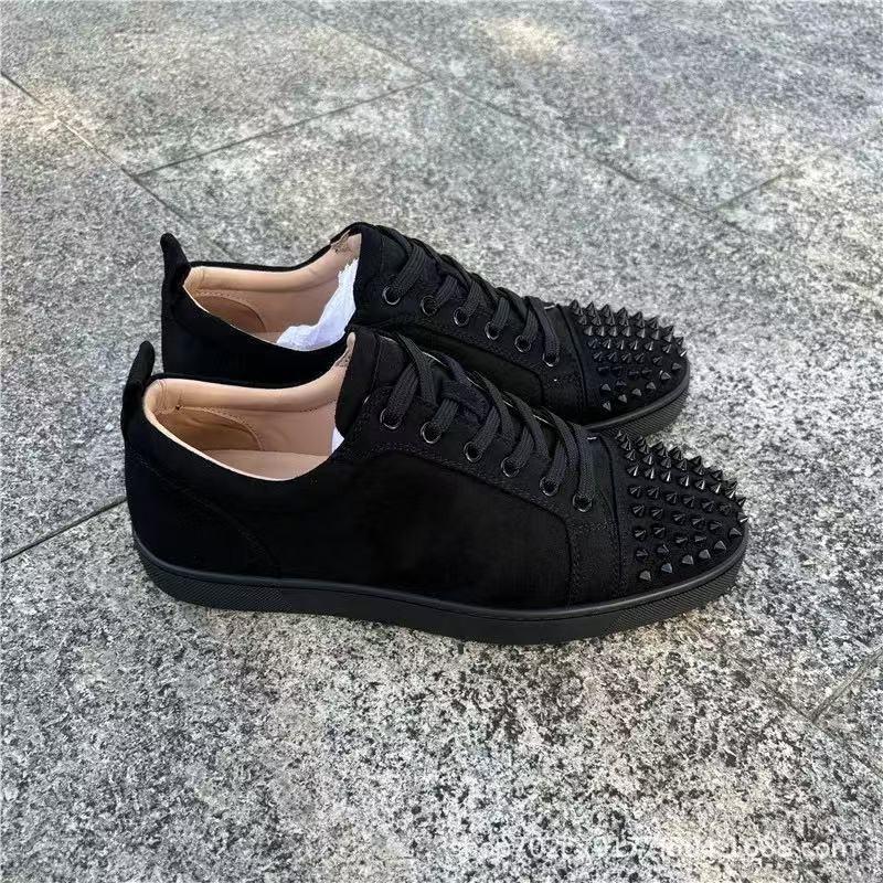 Klinknagel schoenen rode zool neus stud voetbalschoenen casual koppel trend mode veelzijdig veterschoenen board schoenen