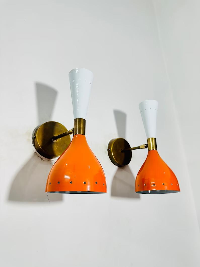 

Mid-Century Modern Brass Diabolo Wall Sconce - Italian Style - Adjustable Pair помаранчевий