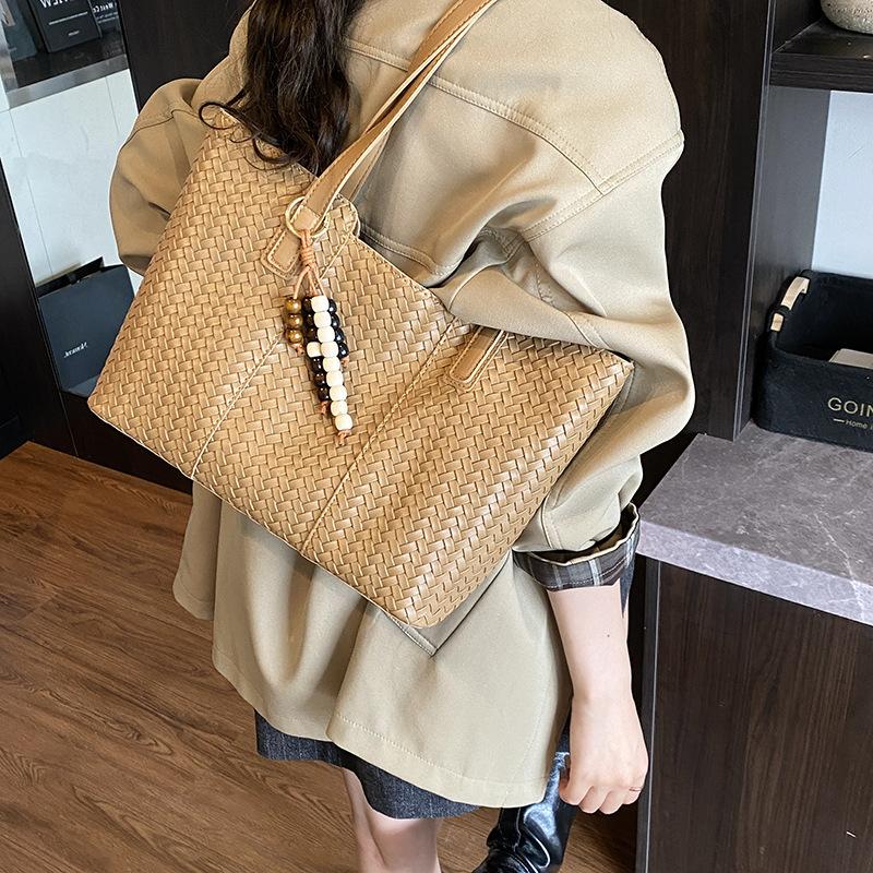 Large-capacity Bags Women's Autumn and Winter Versatile 2025 New Casual Shoulder Bags Are Popular This Year, Textured Commuter Tote Bags