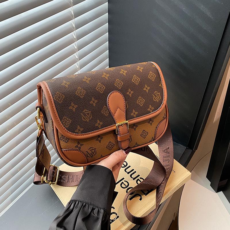 Retro printed underarm bag women's new women's bag commuting trendy and versatile going out single shoulder oblique span bag small square bag