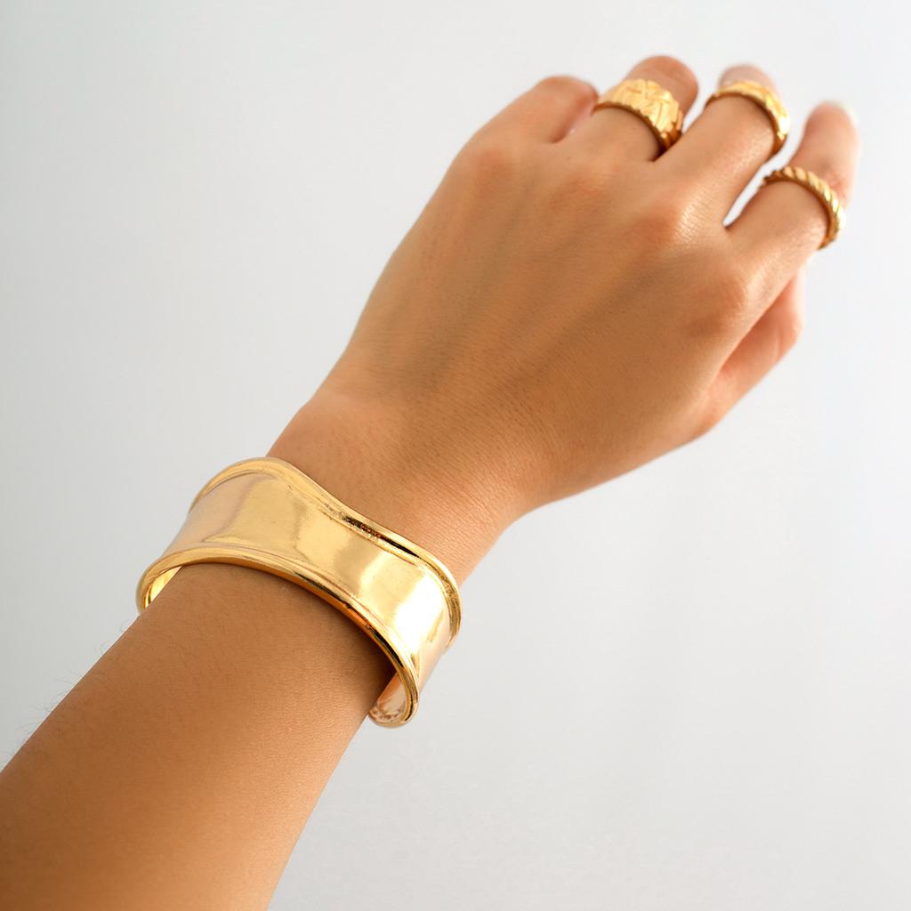 Hip-Hop Style Simple Smooth Irregular Bracelet Female, Personalized Metal Geometric V-Shaped Bracelet