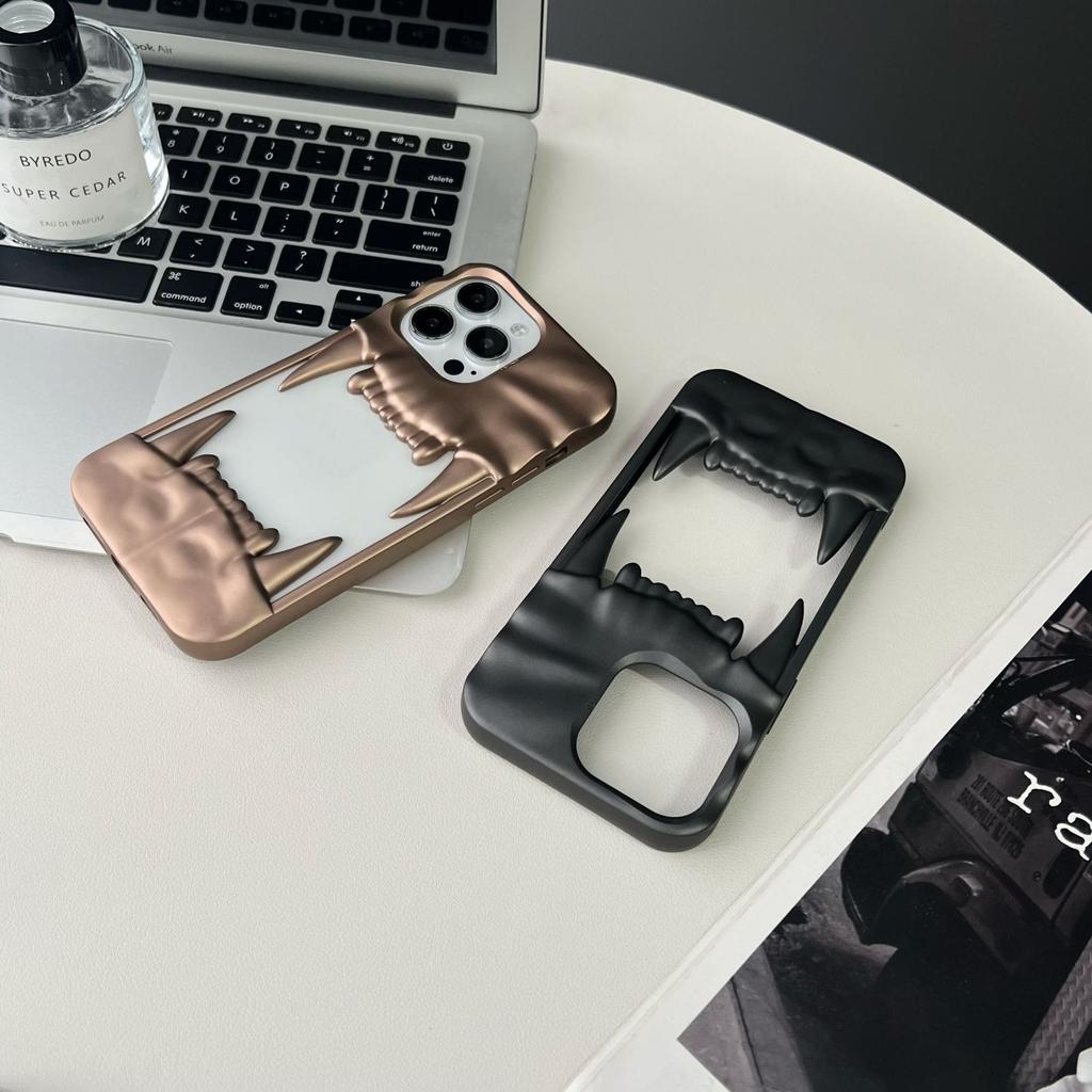 Suitable for IPhone16promax, Hollowed-out Pleated Tiger Tooth Matte Phone Case, Apple 15 Protective Case