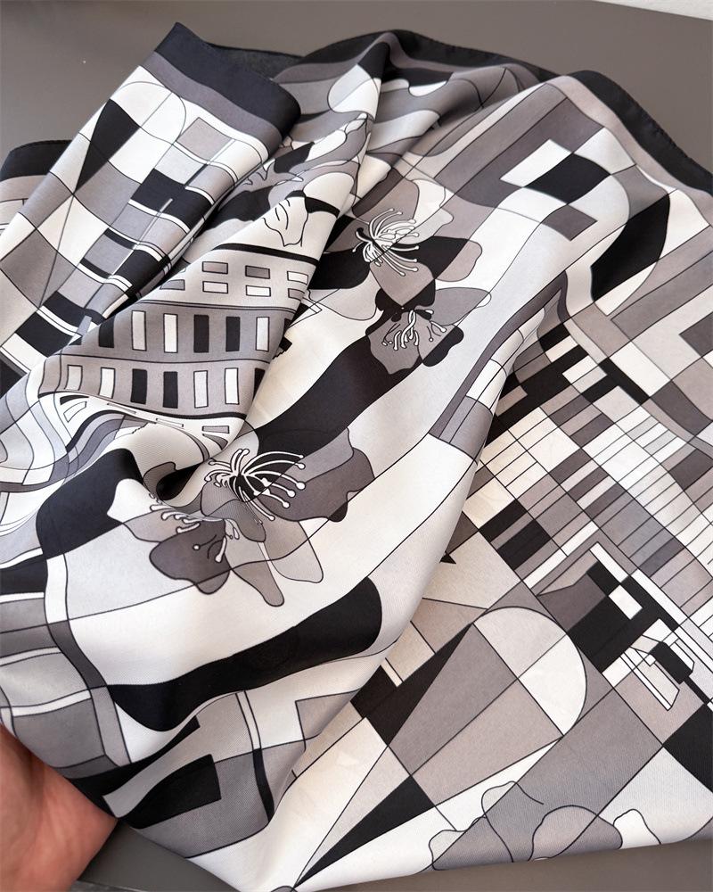 Luxury Women's Soft Satin Hair Scarves Fashion Square Geometric Printed Headscarf 90cm Professional Accessories Designer Scarf