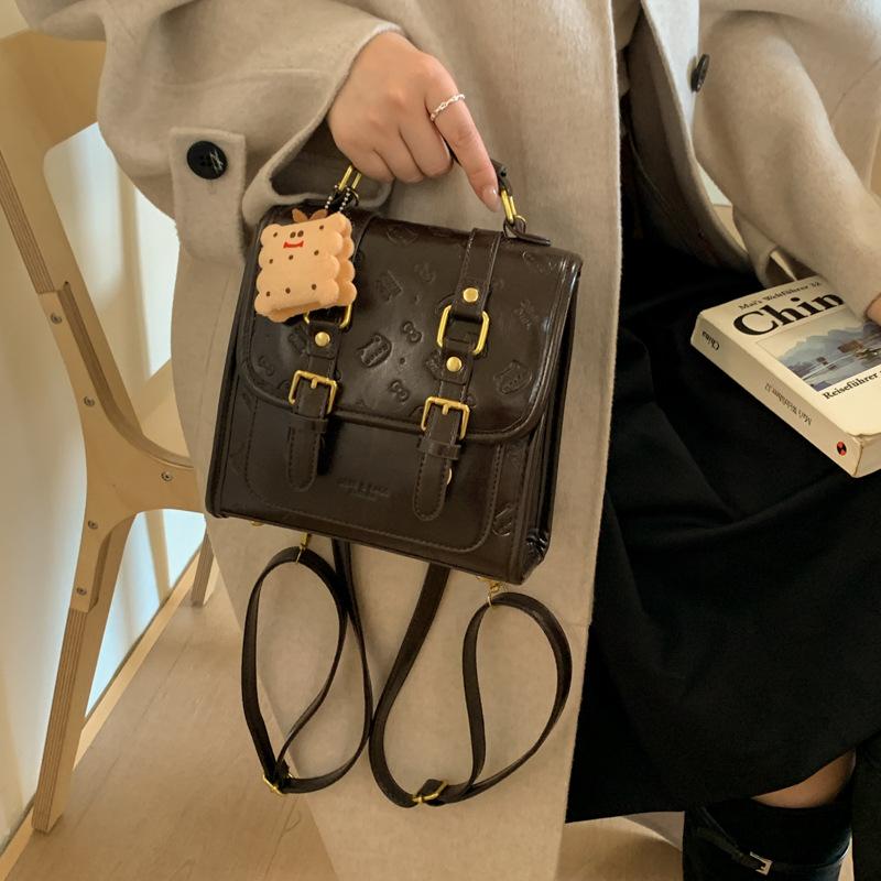 Backpack Women's Fashion Niche Design Portable Korean Version Casual School Bag Street Trend Student Lightweight Travel Backpack