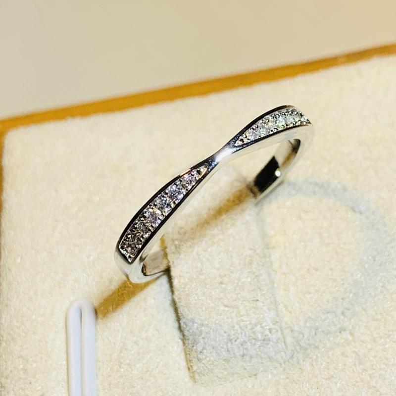 Huitan Fashion Contracted Women Finger Rings Thin Band with Shiny Crytsal CZ Exquisite Versatile Girls Accessories Jewelry