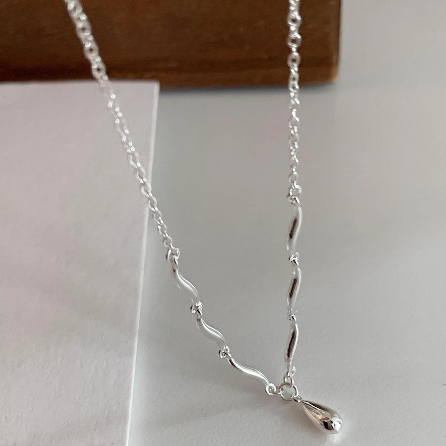 Irregular wave water drop necklace female simple niche temperament versatile water drop pendant necklace
