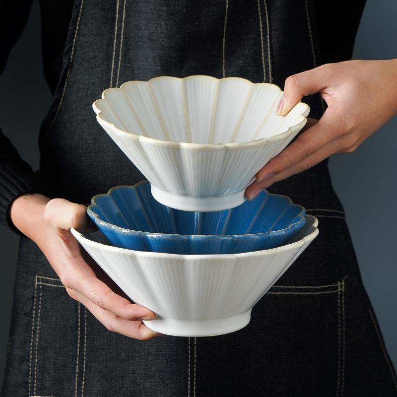 Japanese Ramen Bowl Ceramic White Blue Glazed Noodle Bowl Flower-shaped Big Pasta Rice Soup Bowl Microwave Safe Mixing Bowl