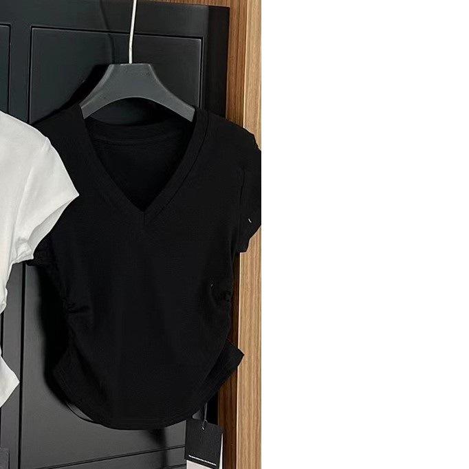 

American V-neck solid color front shoulder short-sleeved women s top summer design sense niche waist pleated slim Spice Girl T-shirt base XL чорний