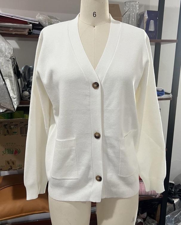 2025 Spring/Summer Solid V-neck Knit Cardigan - Casual & Versatile