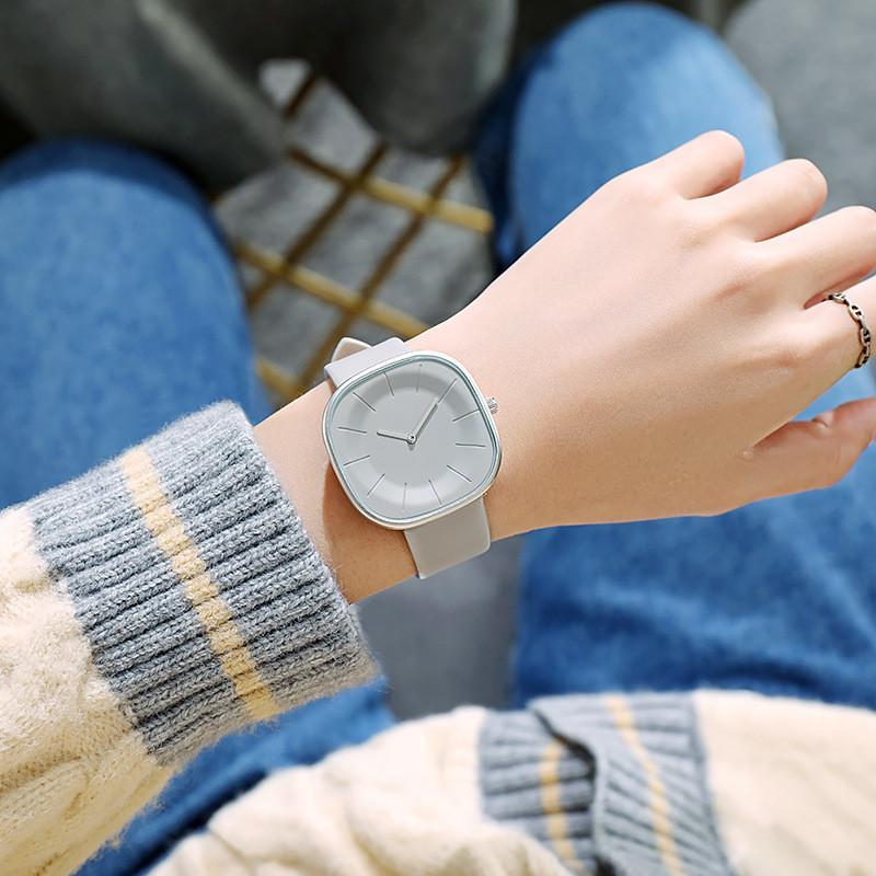 Minimalist Ladies Watch Quartz Movement With Leather Strap For Casual Wear