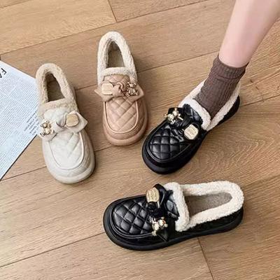 Chaussures d'hiver duveteuses femmes portent 2024 nouveau à la mode polyvalent velours une pédale chaussures Doudou chauds mocassins chaussures en coton