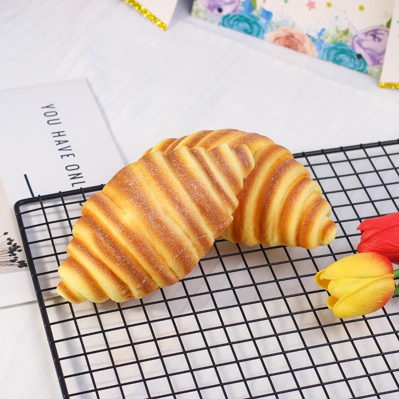 1Pcs Realistic 3D Bread Toy Ultra Slow Rising Portable Soft Stress Relief Sensory Toy For Adults