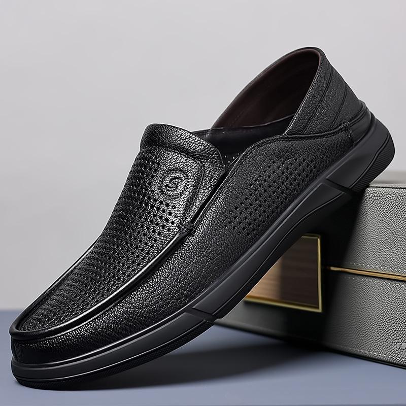 Men's shoes with one foot on the new sheepskin hollowed-out leather shoes for men's summer breathable and versatile soft-soled men's casual loafers f