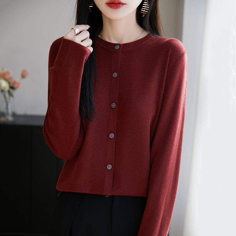 Dámský lehký kardigan z 50% vlny a 50% morušového hedvábí - všestranný úplet na 4 sezóny pro celoroční pohodlí a styl