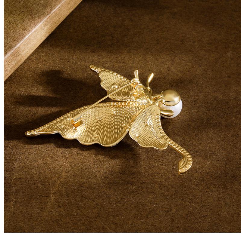 Exquisite Butterfly Brooch: High-End Women's Design Lapel Pin Corsage Accessories