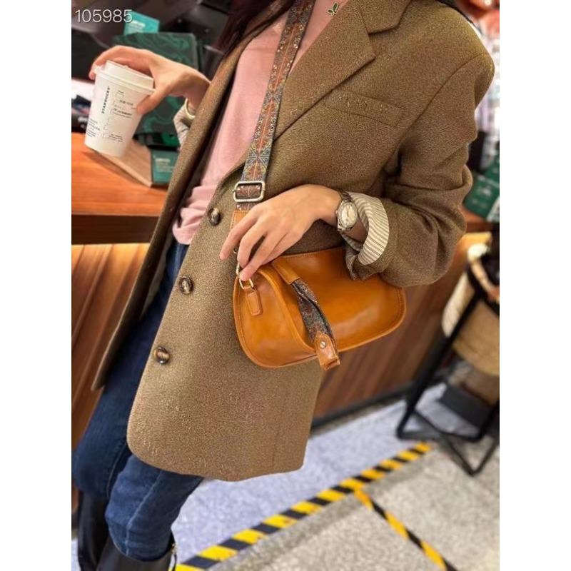 Popular Women's Bags, Large-capacity Top-layer Soft Leather-textured Small Bags, Wide Crossbody Bags, and Niche Retro Pillow Bags
