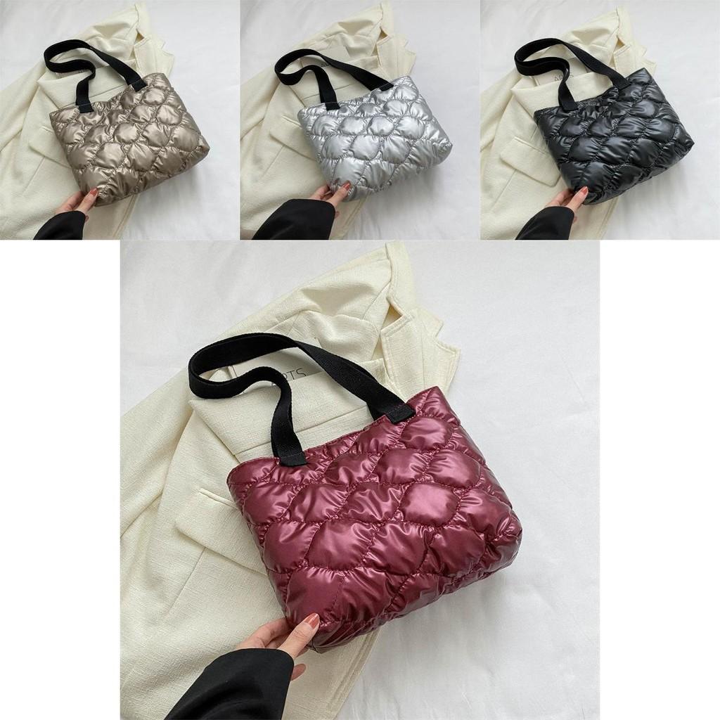 Chic And Spacious Simple Diamond Pattern Shoulder Bag For Everyday Use In 2023