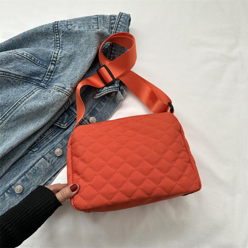 

Oxford cloth large-capacity fashion shoulder messenger bag women s 2025 autumn and winter new versatile casual bag Korean version women оранжевый
