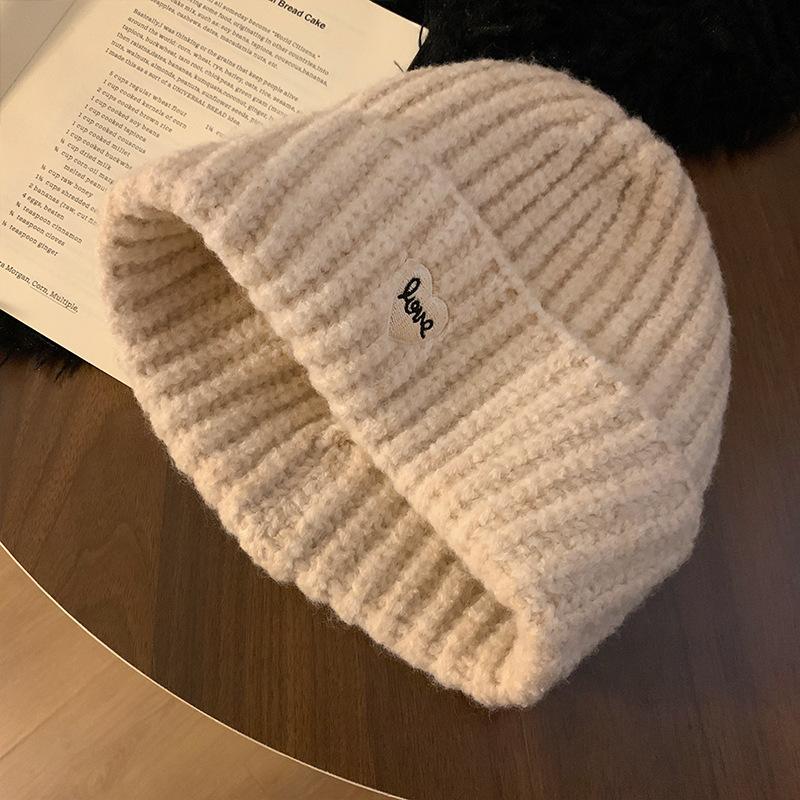 Simple and thick love knitted hat for girls, thickened and cute wool hat for autumn and winter, warm ear protection hat for men