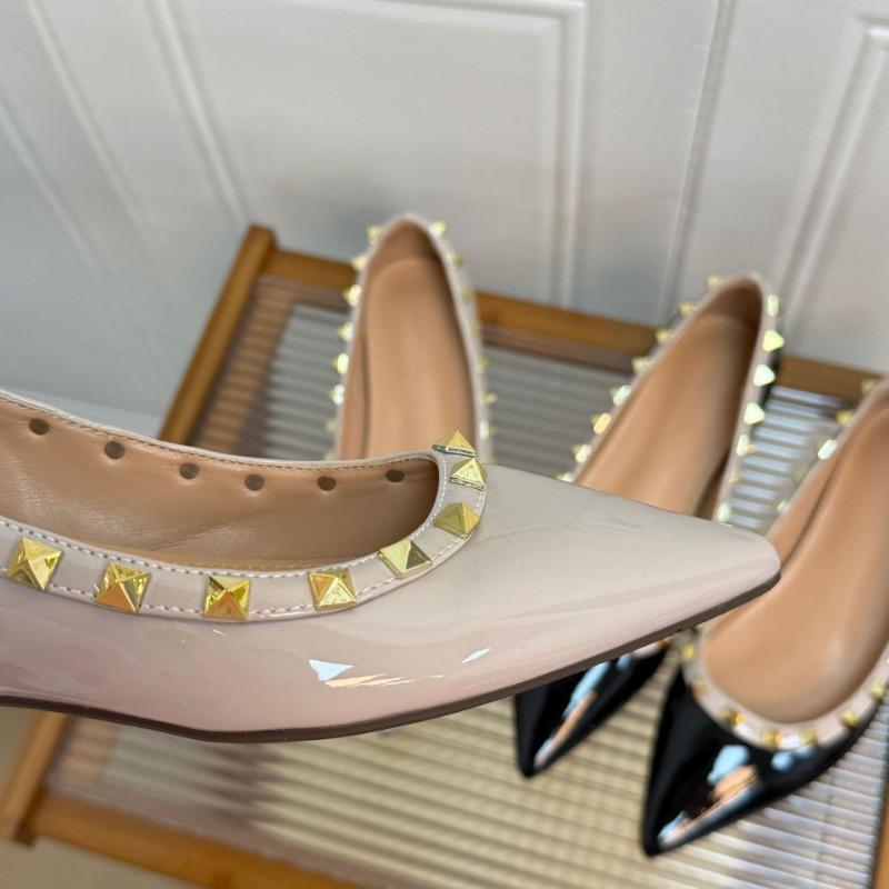 New spring and autumn rivet pointed flat shoes women's shallow mouth inner height increase single shoes versatile commuter women's shoes