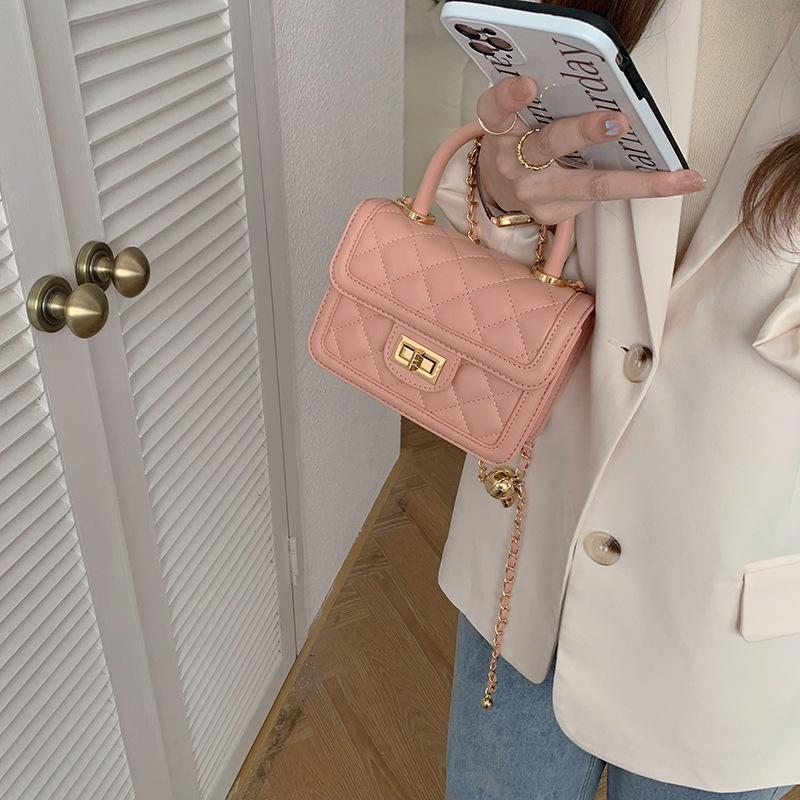 

New women s bag fashionable versatile small square bag trendy diamond chain bag shoulder messenger bag светло-розовый
