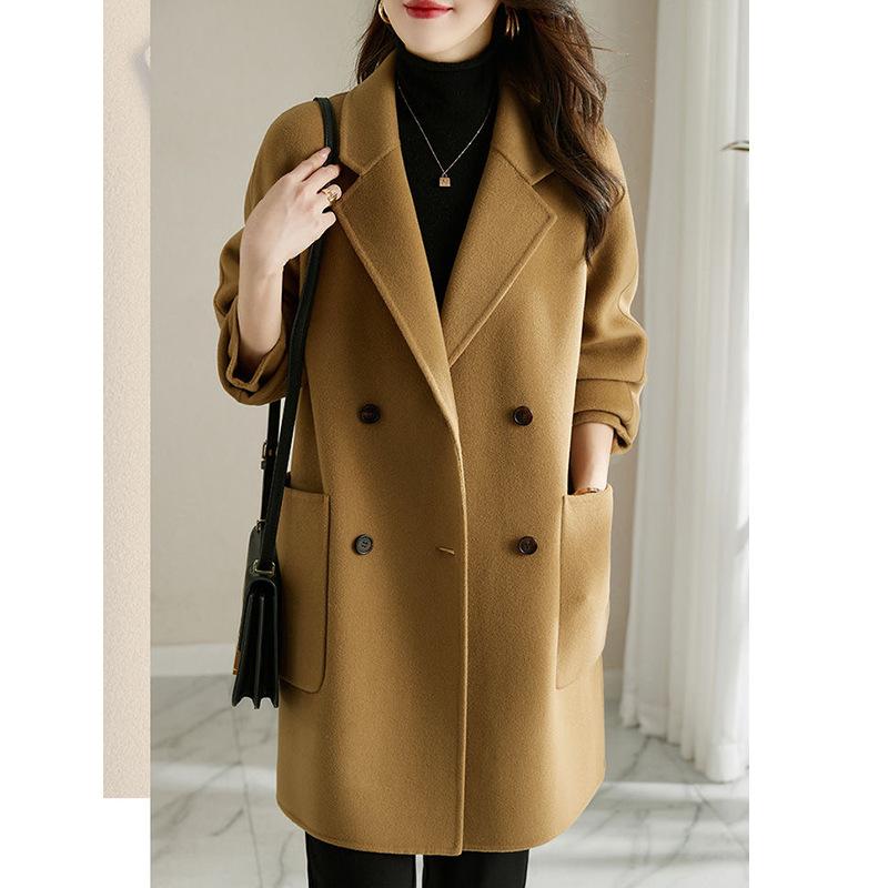 

В этом году популярны женские пиджаки, новые мужские пиджаки маленького размера, средние и длинные шерстяные пальто 2XL