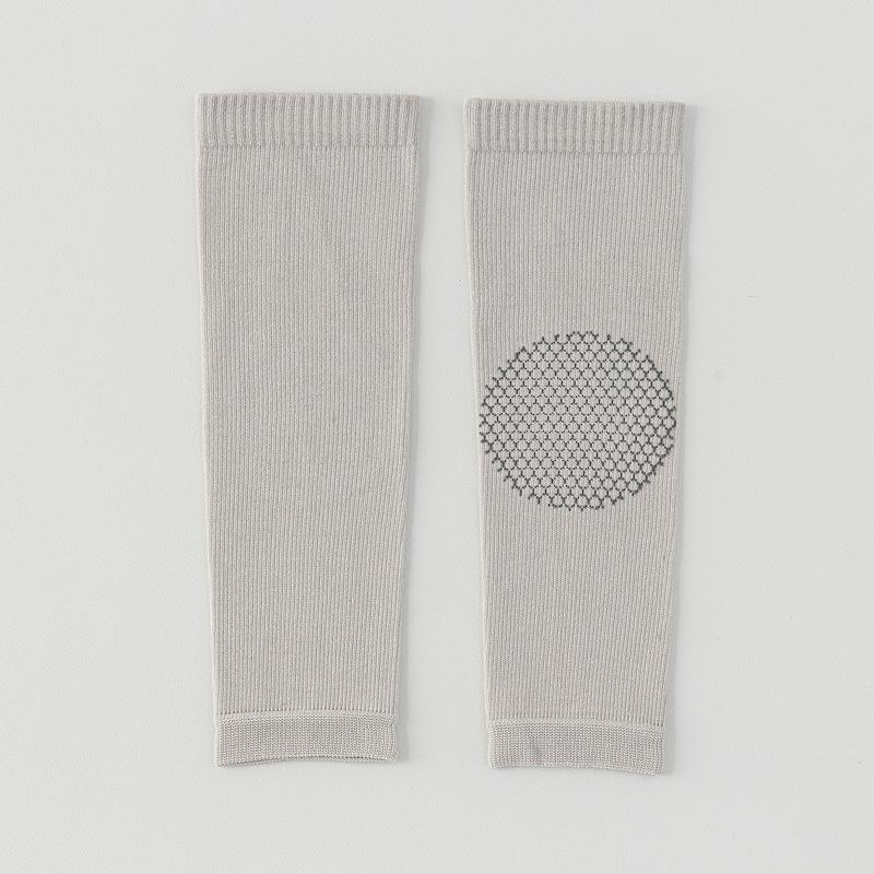 

Спортивные наколенники для женщин, профессиональные защитные накладки для суставов для бега и скакалки, тонкие наколенники для велоспорта, теплая защитная экипировка 1 pair светло-серый