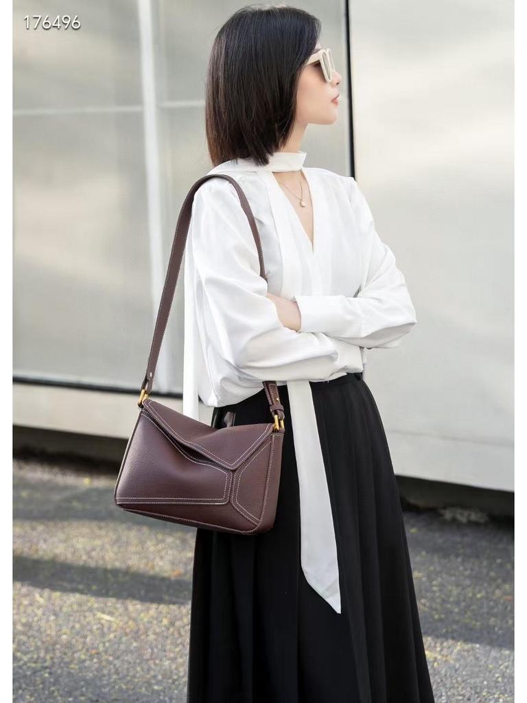 Women's Versatile Cowhide Crossbody Underarm Bag – Medium