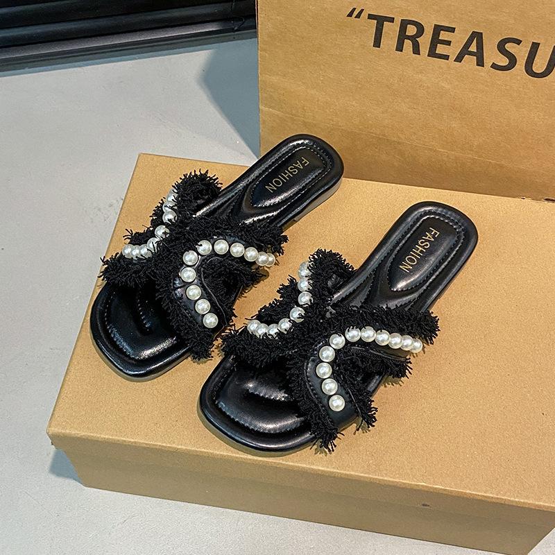 Design one-word drag fairy pearl niche 2025 summer small fragrant wind gentle cool slippers women wear new models