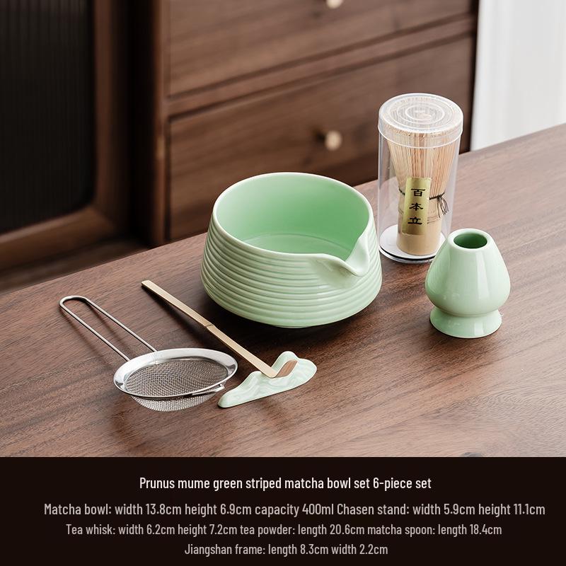 Ręcznie robiona duża japońska ceramiczna miseczka do matchy i zestaw trzepaczki