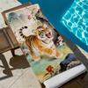 Cartoon-Tiger-, Blumen- und Felsmuster Polyester-Mikrofaser-Strandtuch ist sehr saugfähig, geeignet für Schwimmen und Strandausflüge