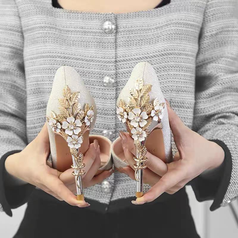 Fashion Women's High Heels Luxury Crystal Bridal Shoes Silk Dress Pumps Sexy Pointe Toe High Heels Fashion Wedding Shoes for Women Pumps