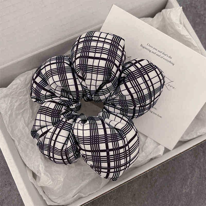 Korean Retro Polka Dot Floral Hair Scrunchie for Women - Elegant Ponytail Bun Accessory