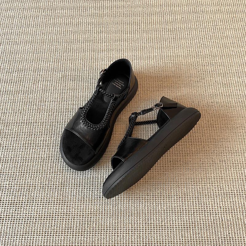 Spot~ Niche Literary and Retro College Style Sandals Women's 2025 New Retro Versatile Casual Platform Beach Shoes