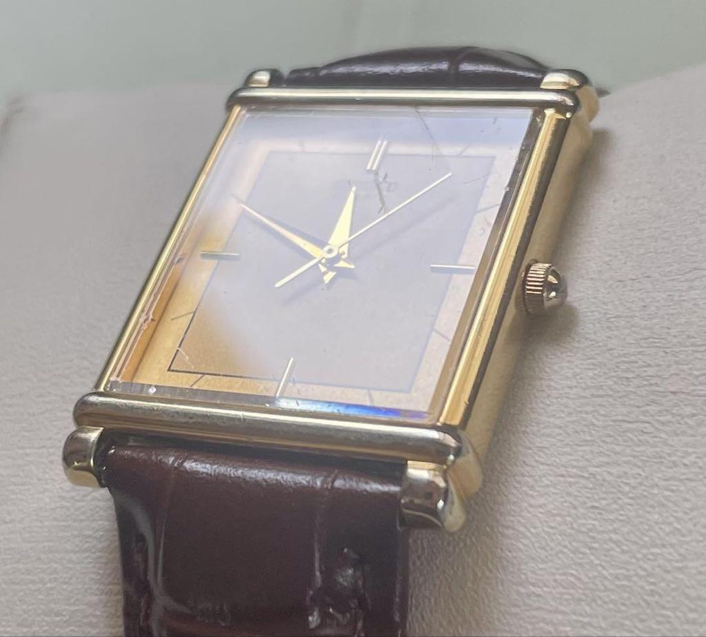 [USED] SEIKO Quartz Wristwatch Gold/Brown Vintage Printing.